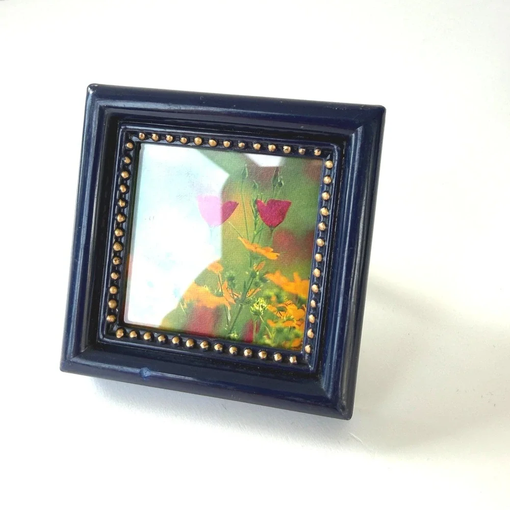N/A miniature square